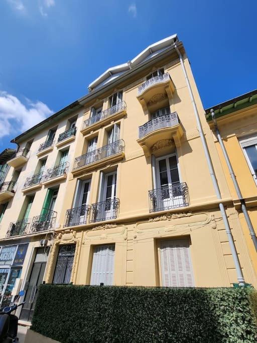 Nice Fac St Jean D'Angely Екстер'єр фото